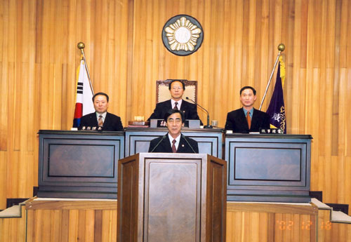 한윤용 의원 본회의장 발언광경 - 1
