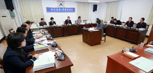 제221회 함양군의회 제2차 정례회 제1차 예산결산특별위원회 (2015.12.7.) - 2