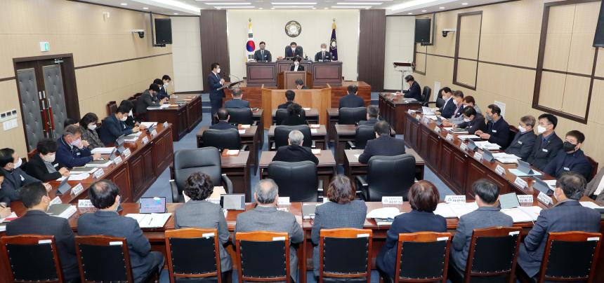 제273회 함양군의회 제2차 정례회 제4차 본회의 - 1