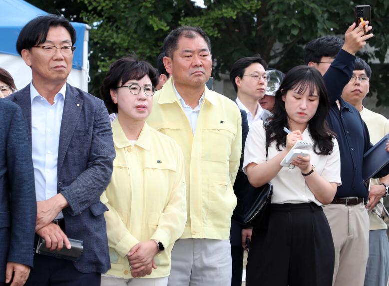농림축산식품부장관 함양군 양파기계수확 현장방문 - 4