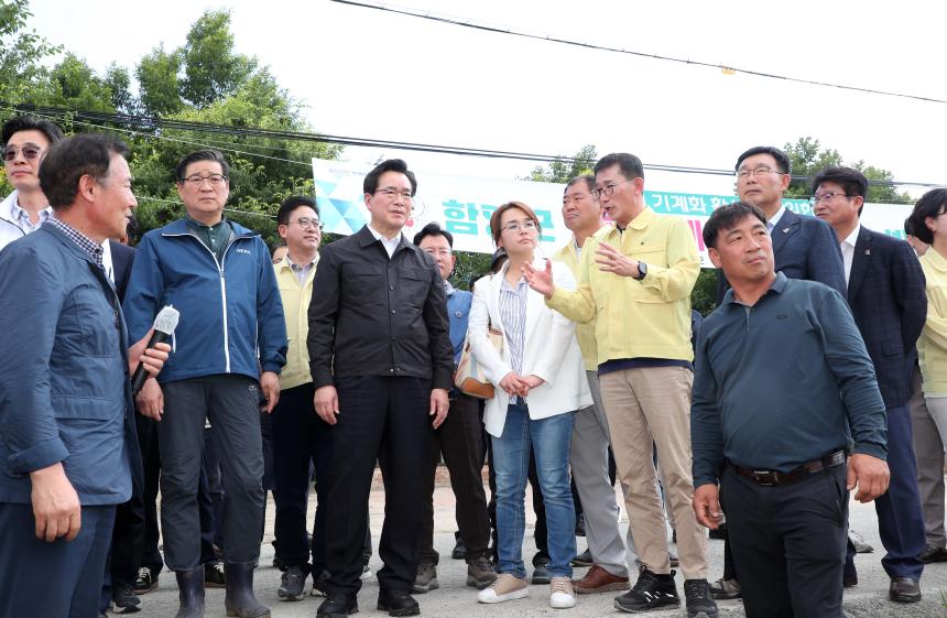 농림축산식품부장관 함양군 양파기계수확 현장방문 - 9