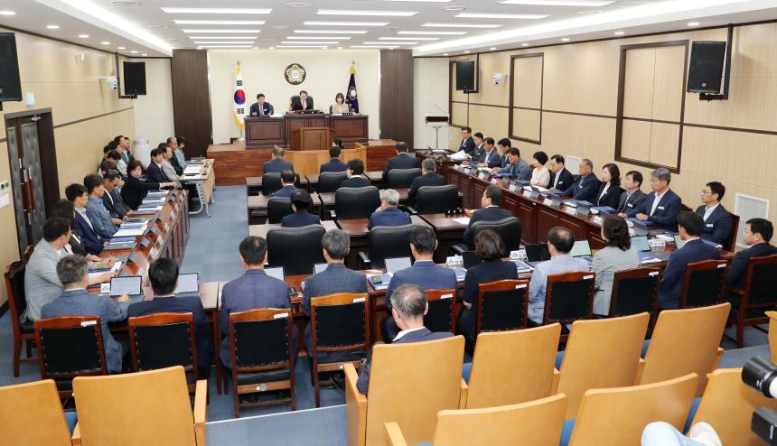 제282회 함양군의회 제1차 정례회 제1차 본회의 - 1