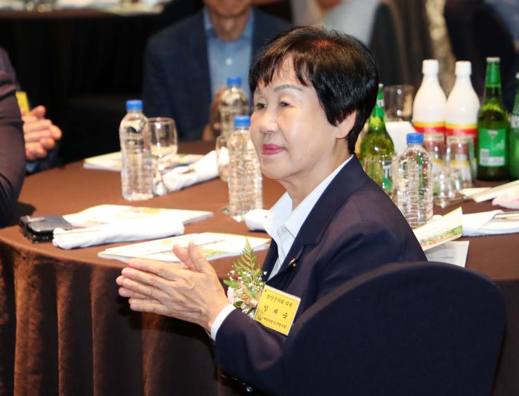 재창원함양군향우회 정기총회 및 회장 이취임식 - 6