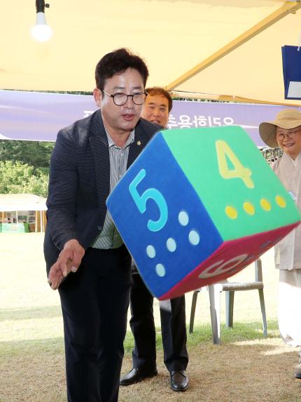 산삼축제 산삼판매장 격려방문 - 14