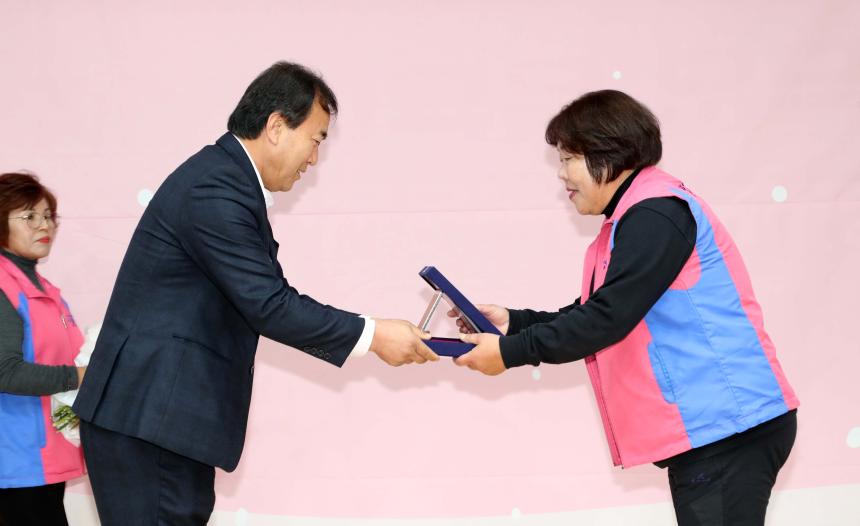제17회 생활개선회 사랑의 돼지저금통 성금모금행사 - 2