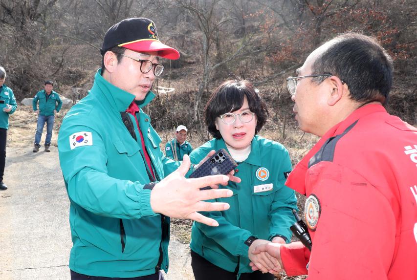 관내 산불피해현장 격려방문 - 6