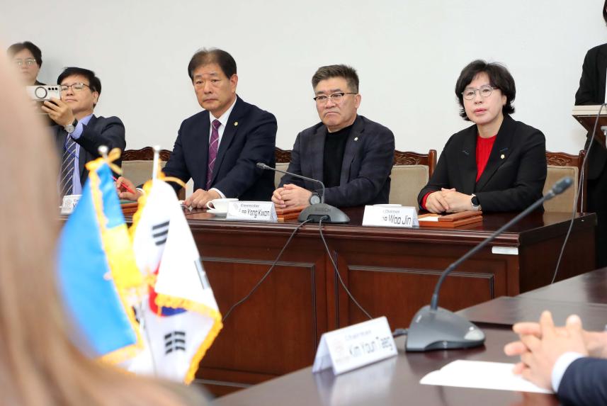 우크라이나 대표단 함양군의회 방문 - 9