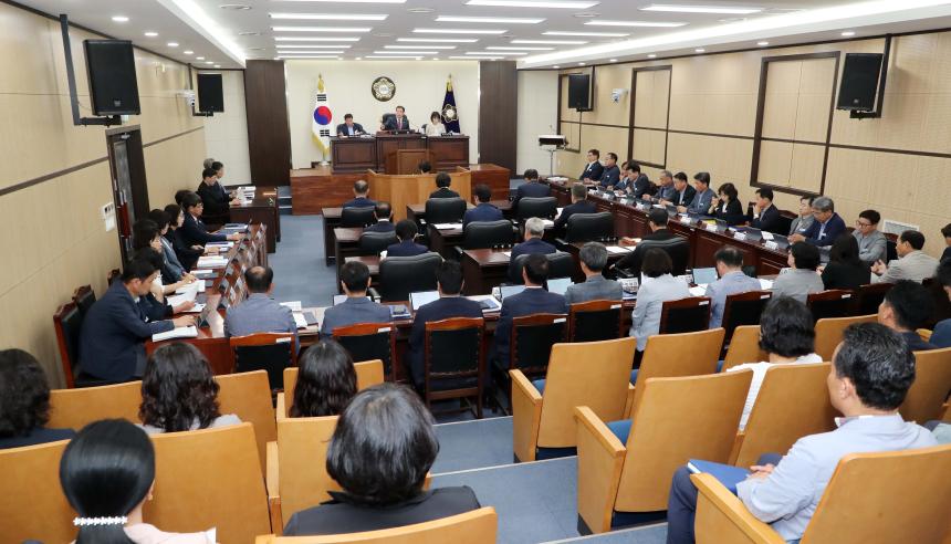 제292회 함양군의회 제1차 정례회 제1차 본회의 - 3