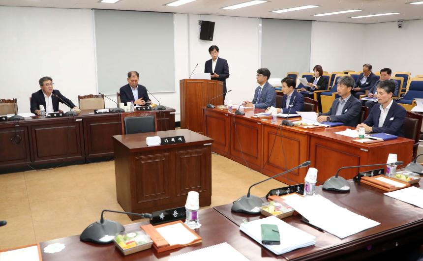 함양군의회 의원연구단체 악취방지대책 연구용역 중간보고회 - 3