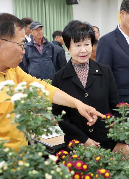 제6회 국화분재 재배기술교육 수료식 및 전시회 - 11