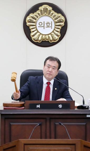 제297회 함양군의회 임시회 제2차 본회의 - 4