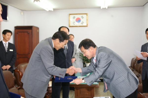 2006회계년도 결산검사위원 위촉장 수여