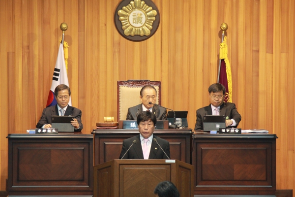 보도자료-제192회 함양군의회 임시회 폐회 - 2
