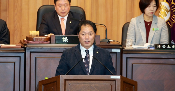 제221회 함양군의회 제2차 정례회 제2차 본회의 (2015.12.4.) - 3