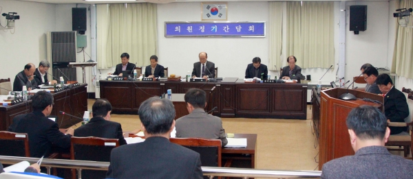 의원 정기간담회 개최(2013. 11. 12(화))