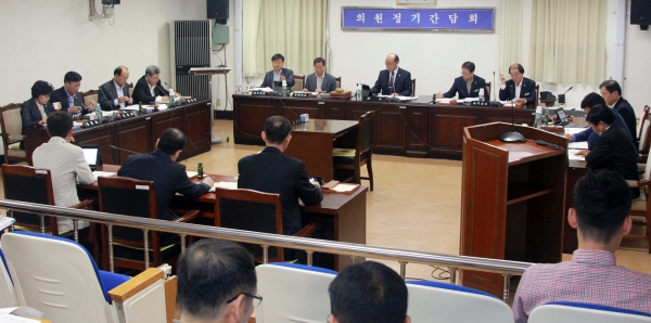 의원 정기간담회 개최(2013. 10. 7(월)) - 2